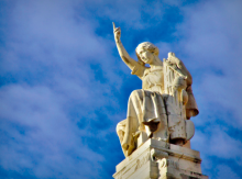 La diosa de la Justicia en el Tribunal Supremo del Reino de España. Cberbell/Wikimedia Commons.